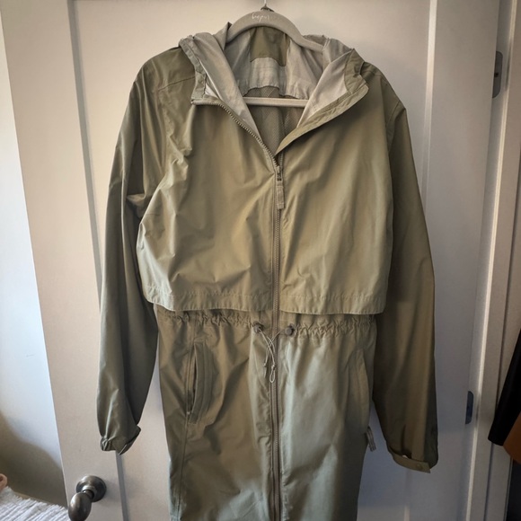 Jackets & Blazers - LL Bean Olive Green Raincoat XL